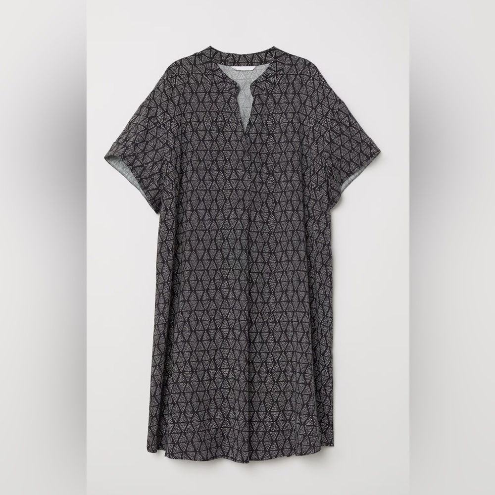 H&M - loose fit short sleeve dress - black & silver diamond pattern - Size 6